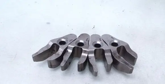 Mercedes-Benz CLS C218 X218 Fuel Injector clamp holder