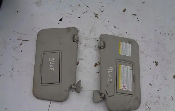 Nissan Juke I F15 Sun visor