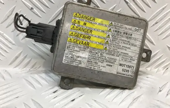 Mazda 5 Xenon control unit/module W3T15671