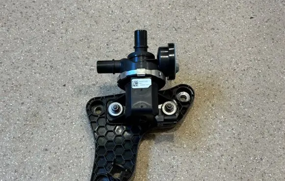 Audi A6 S6 C8 4K Fuel pressure regulator 4K8201559B 4K8201549B