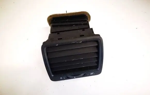 Volkswagen Golf V Dash center air vent grill 1k0819704 1k0819710