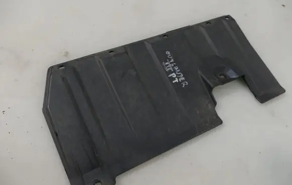 Mitsubishi Outlander Front underbody cover/under tray 5379A038