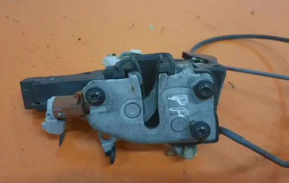 Ford Freestar Front door lock 911202B3