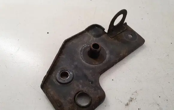 Toyota Avensis T270 Radiator support slam panel bracket 