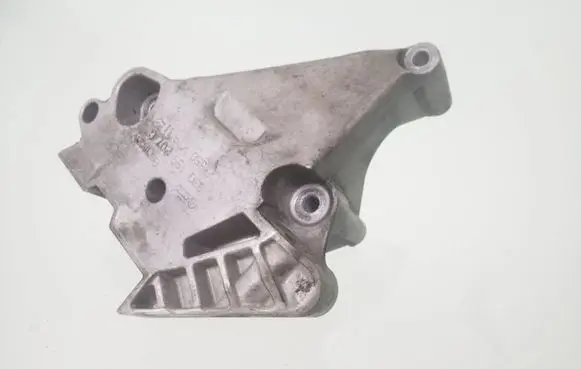 Volkswagen PASSAT B6 Engine mounting bracket 03G199207G