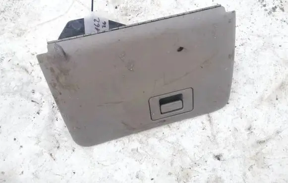 Ford Explorer Glove box