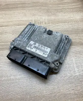 Skoda Octavia Mk2 (1Z) Engine control unit/module ECU 03G906021LB 0281013238