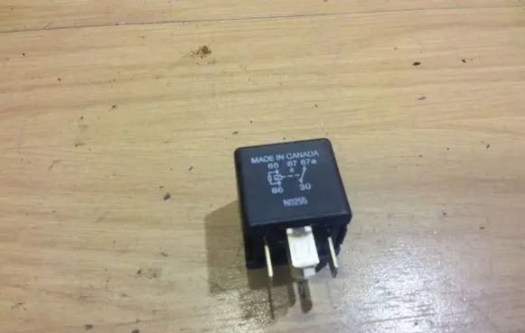Mitsubishi Pajero Other relay MR301971