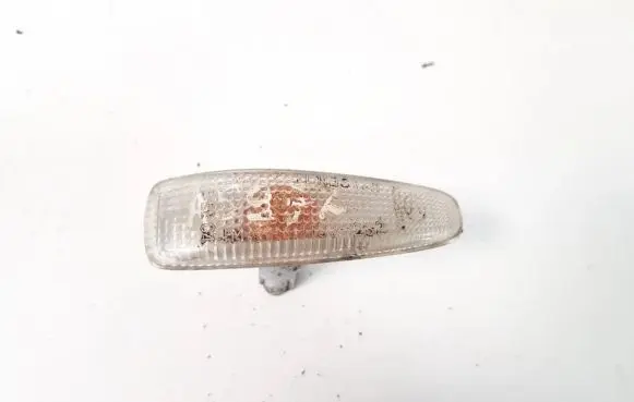 Mitsubishi Outlander Front fender indicator light