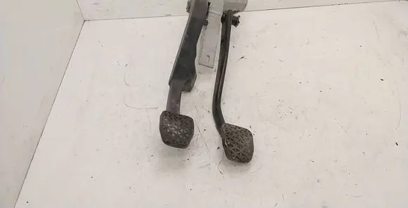 BMW 3 E36 Pedal assembly 1161962