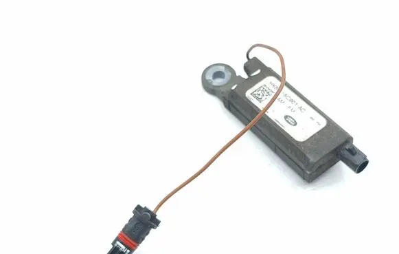 Jaguar F-Pace Aerial antenna amplifier HK8318C901AC 28456285 20171027
