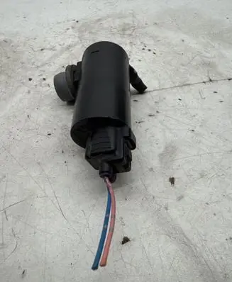 Toyota Auris 150 Windscreen/windshield washer pump