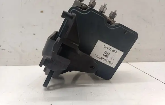 Tesla Model 3 ABS Pump 104474500B