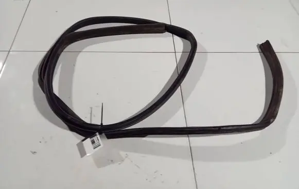 Volkswagen Golf II Rubber seal front coupe door 
