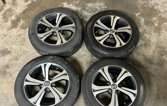 Nissan Pulsar R16 alloy rim 
