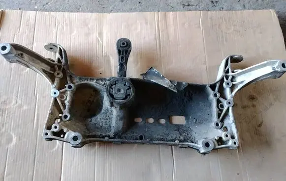 Volkswagen PASSAT B6 Front subframe 3C0199369F