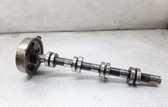 Volkswagen Golf V Camshaft 03G109239B