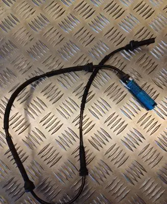 BMW X3 E83 ABS brake wheel speed sensor 0265007621