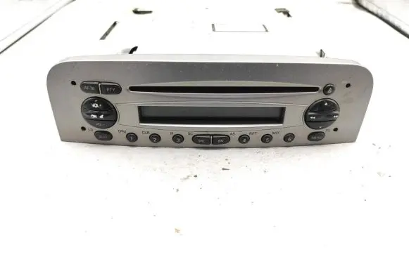 Alfa Romeo 147 Radio/CD/DVD/GPS head unit 1560534690 7645327316