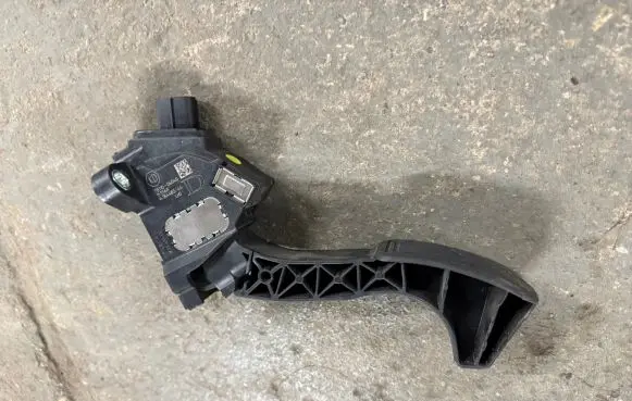Toyota Auris E180 Accelerator throttle pedal 781100W040