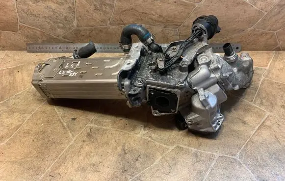Mercedes-Benz E W212 EGR valve A6511400675