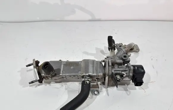 Toyota Prius+ (ZVW40) EGR valve cooler 2560137010B 08L14A0717 12D02072Y1AS01A