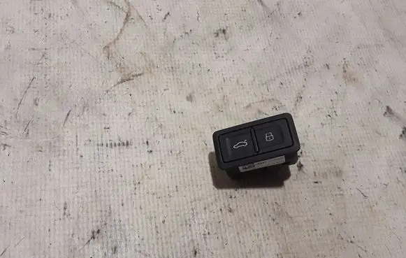 Tailgate opening switch
