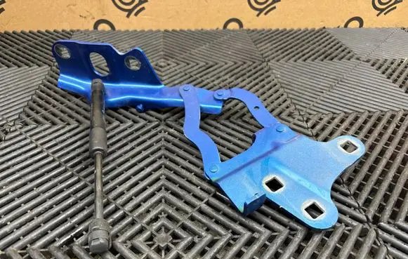 Alfa Romeo Stelvio Engine bonnet/hood hinges