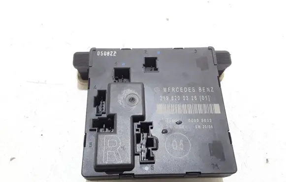 Mercedes-Benz CLS C219 Door control unit/module 2198200326