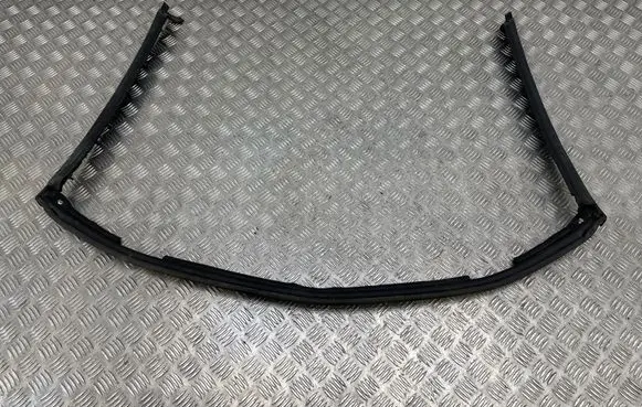 BMW 4 F32 F33 Windshield trim 7217242
