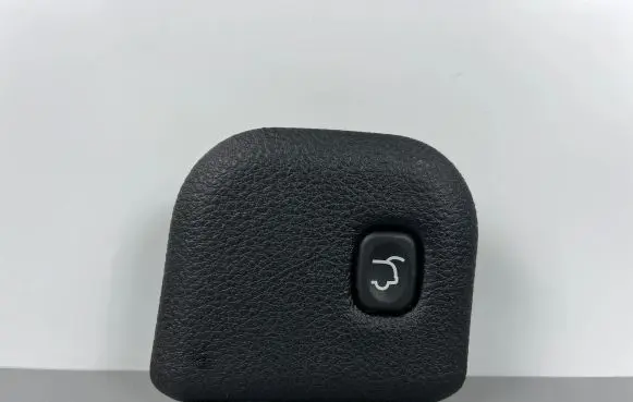 Jeep Grand Cherokee Tailgate/boot open switch button I01646003BL