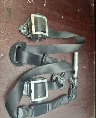 BMW 5 E60 E61 Front seatbelt 601629800 050204 601629600