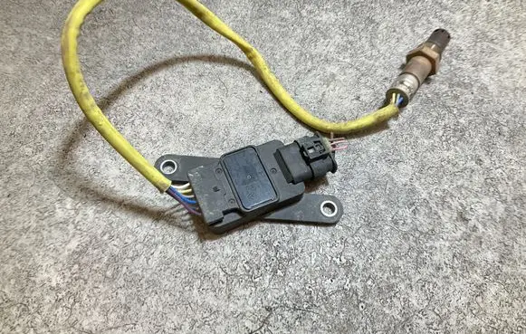 Mercedes-Benz Sprinter W907 W910 Lambda probe sensor A0009059813