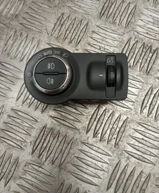 Opel Insignia A Light switch 13268707