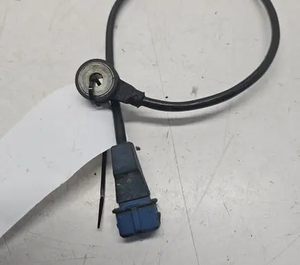 Audi A4 S4 B5 8D Detonation knock sensor 054905377