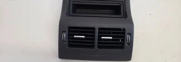 Rear air vent grill