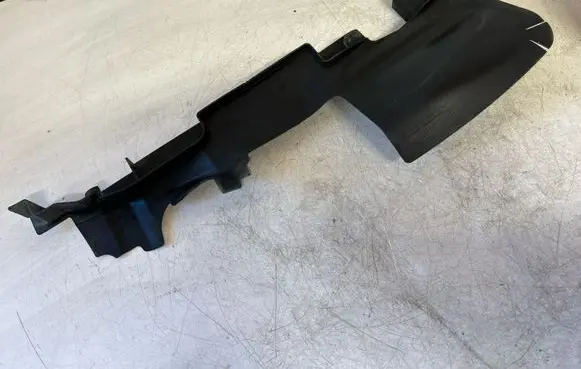 Audi A4 S4 B7 8E 8H Intercooler air guide/duct channel 8E0121284J