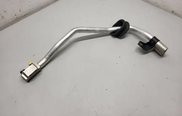 Porsche Macan (95B) Air conditioning (A/C) pipe/hose 8R2260712E