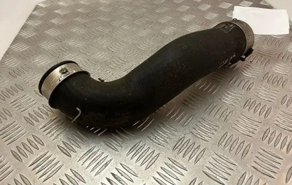 Intercooler hose/pipe