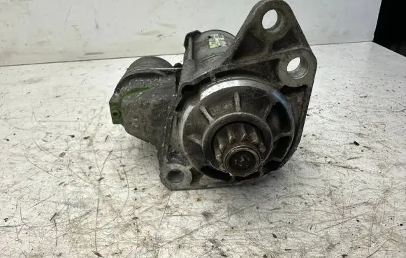 Volkswagen Golf IV Starter motor 020911023R d7rs29