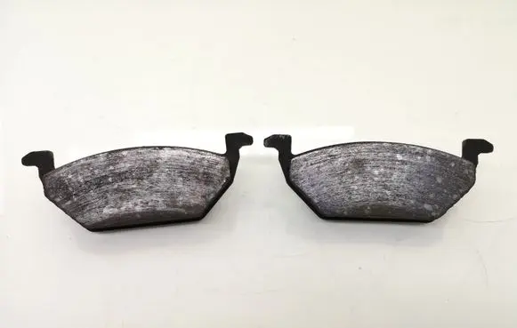 Volkswagen Jetta V Brake pads (front) 