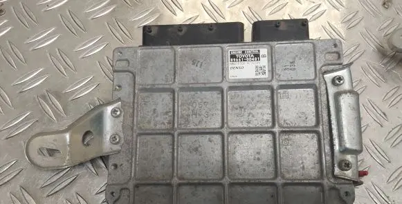 Toyota Yaris Engine control unit/module 896610D401