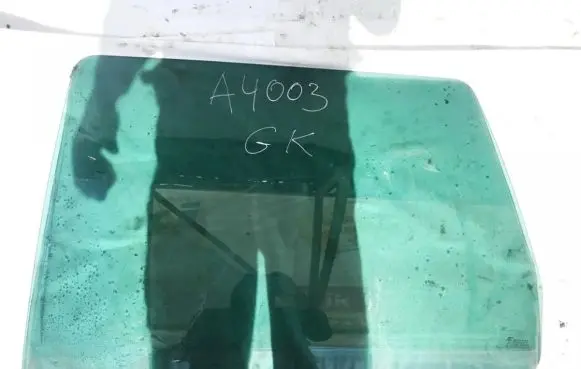Seat Alhambra (Mk1) Rear door window glass