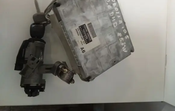 Toyota Corolla E120 E130 Engine ECU kit and lock set 8966102A60