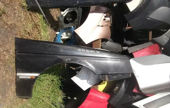 Alfa Romeo 164 Fender