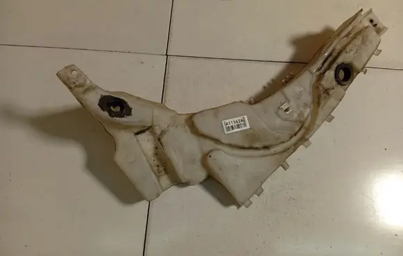 Ford Focus Windshield washer fluid reservoir/tank 4M5113K163AF
