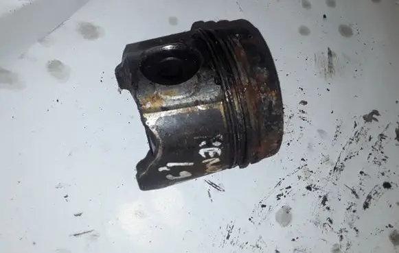 Renault Laguna II Piston NOCODE