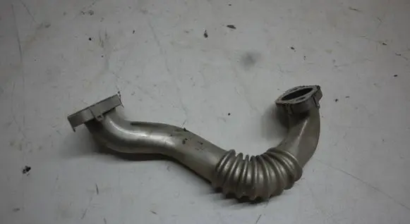Volkswagen Tiguan EGR valve line/pipe/hose 03P131521A