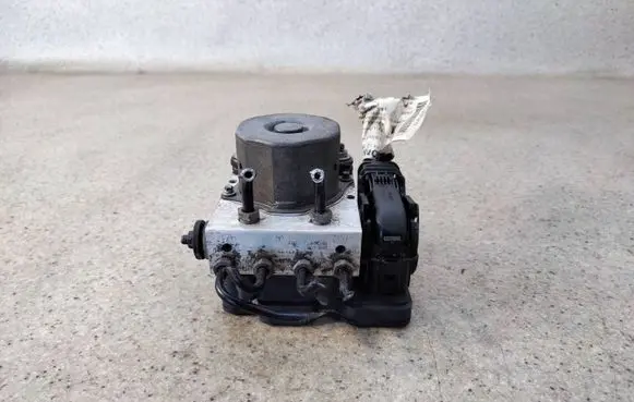 Mercedes-Benz A W176 ABS Pump A008431751206 A0084317512