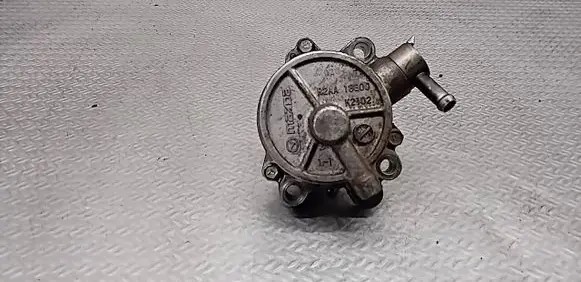 Mazda 6 Vacuum pump R2AA18G00